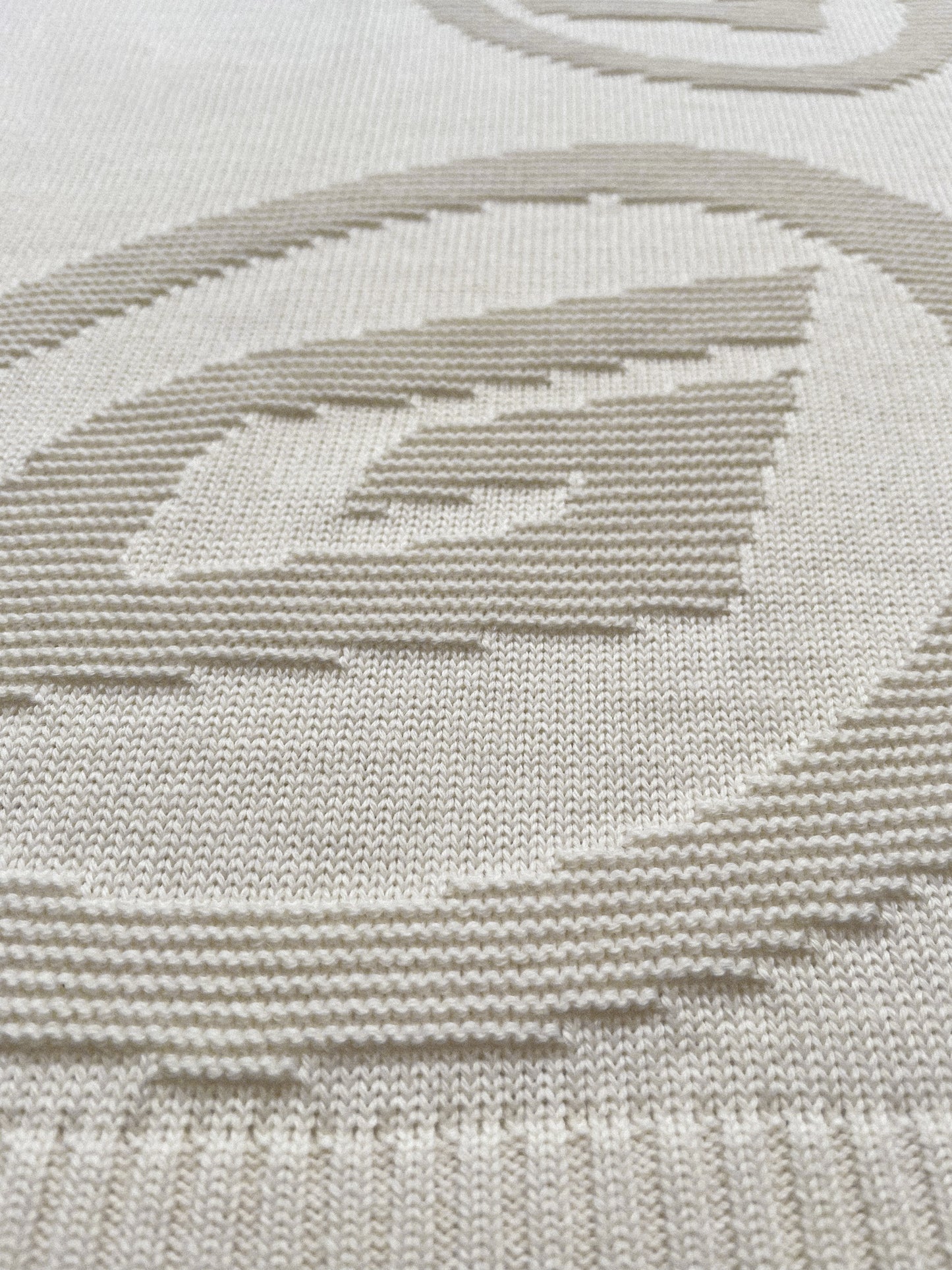 VEKNIS KNIT SWEATER TONE ON TONE CREME
