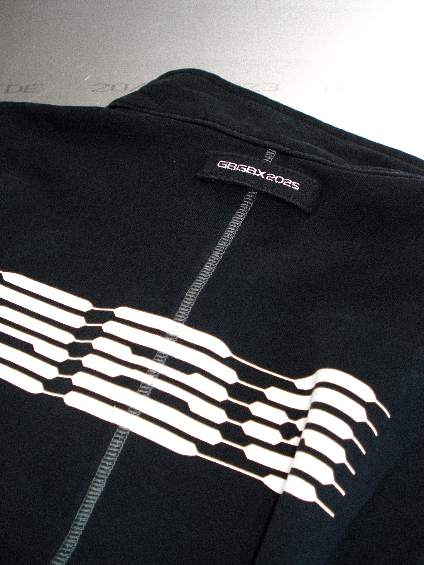 CONTRAST REVERSED ZIP SWEATER WASHED