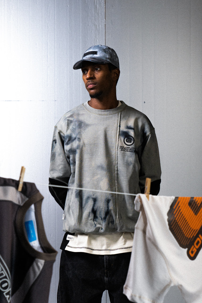 CUTTED FRONT BLUE DYED CREWNECK