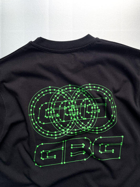 SQUARE DOT TEE BLACK (GREEN STITCHING)