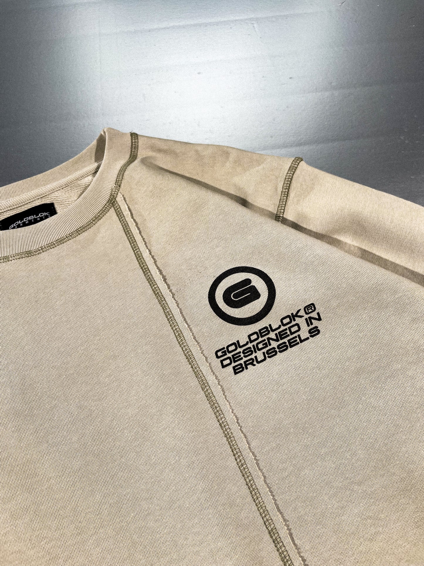 PADDED DISTORTED CREWNECK