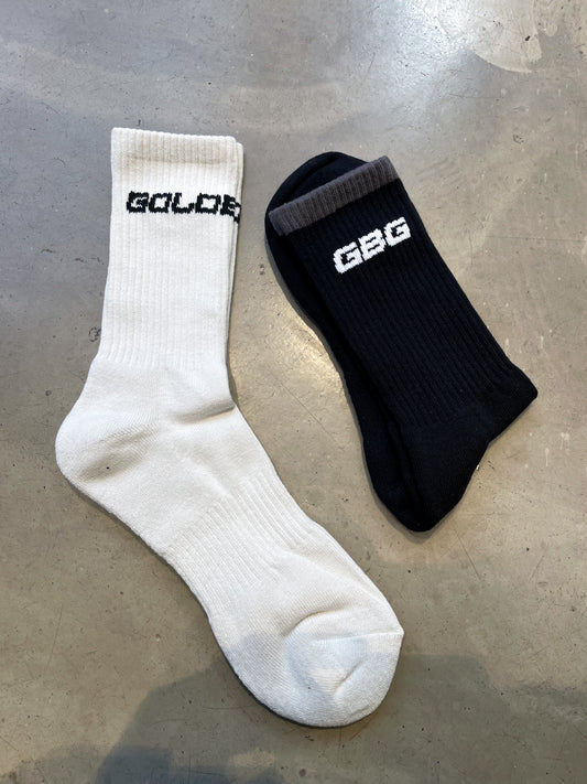 2 PACK CLASSIC SOCKS (1 OF EACH)