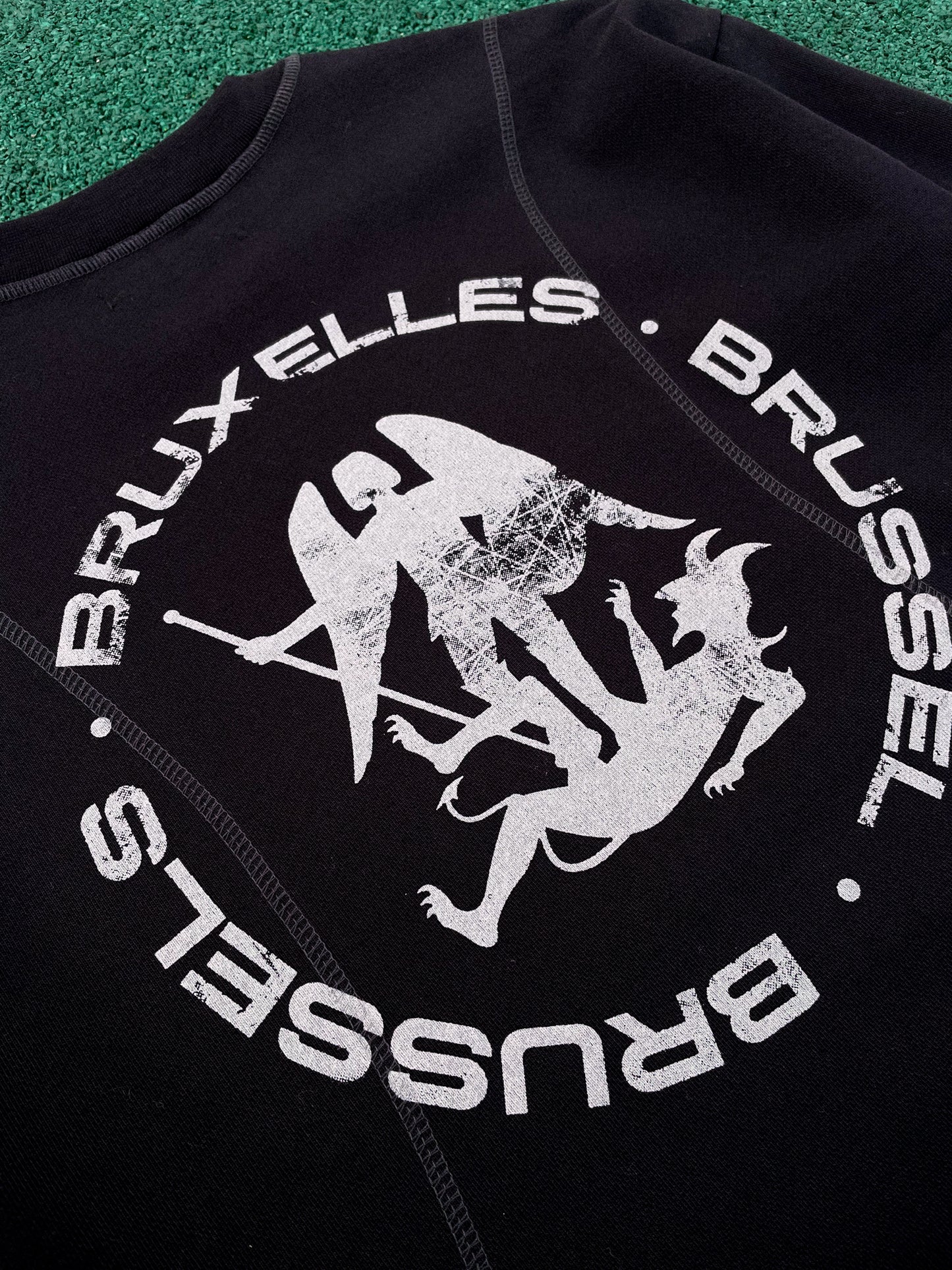 FOR THE CITY LONGSLEEVE SWEATER