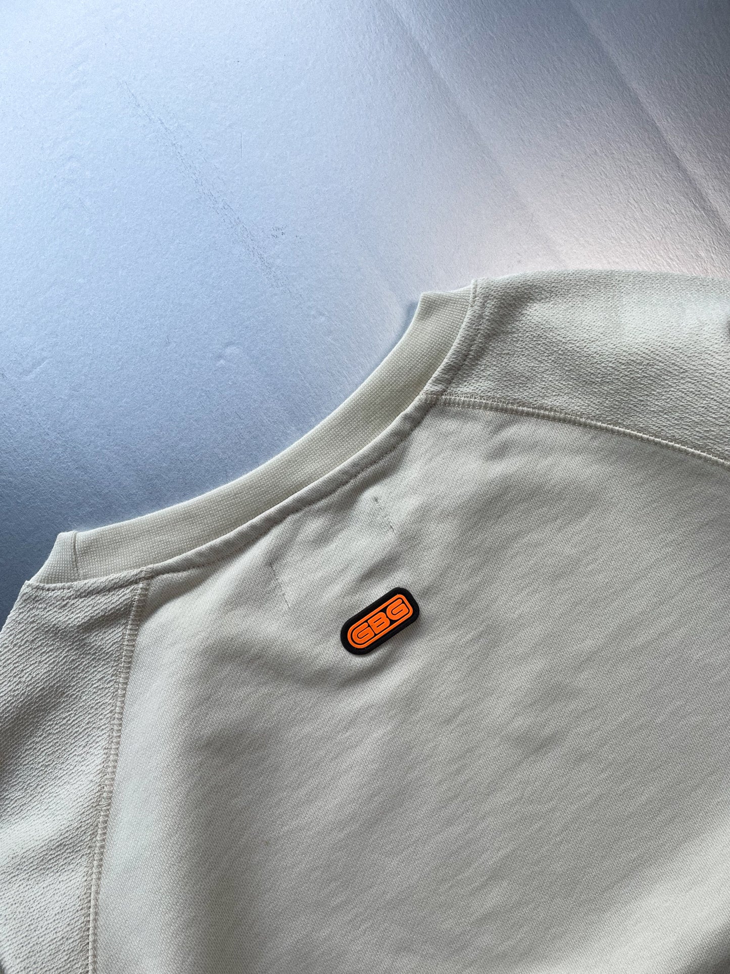 CONTRAST POCKET CREWNECK