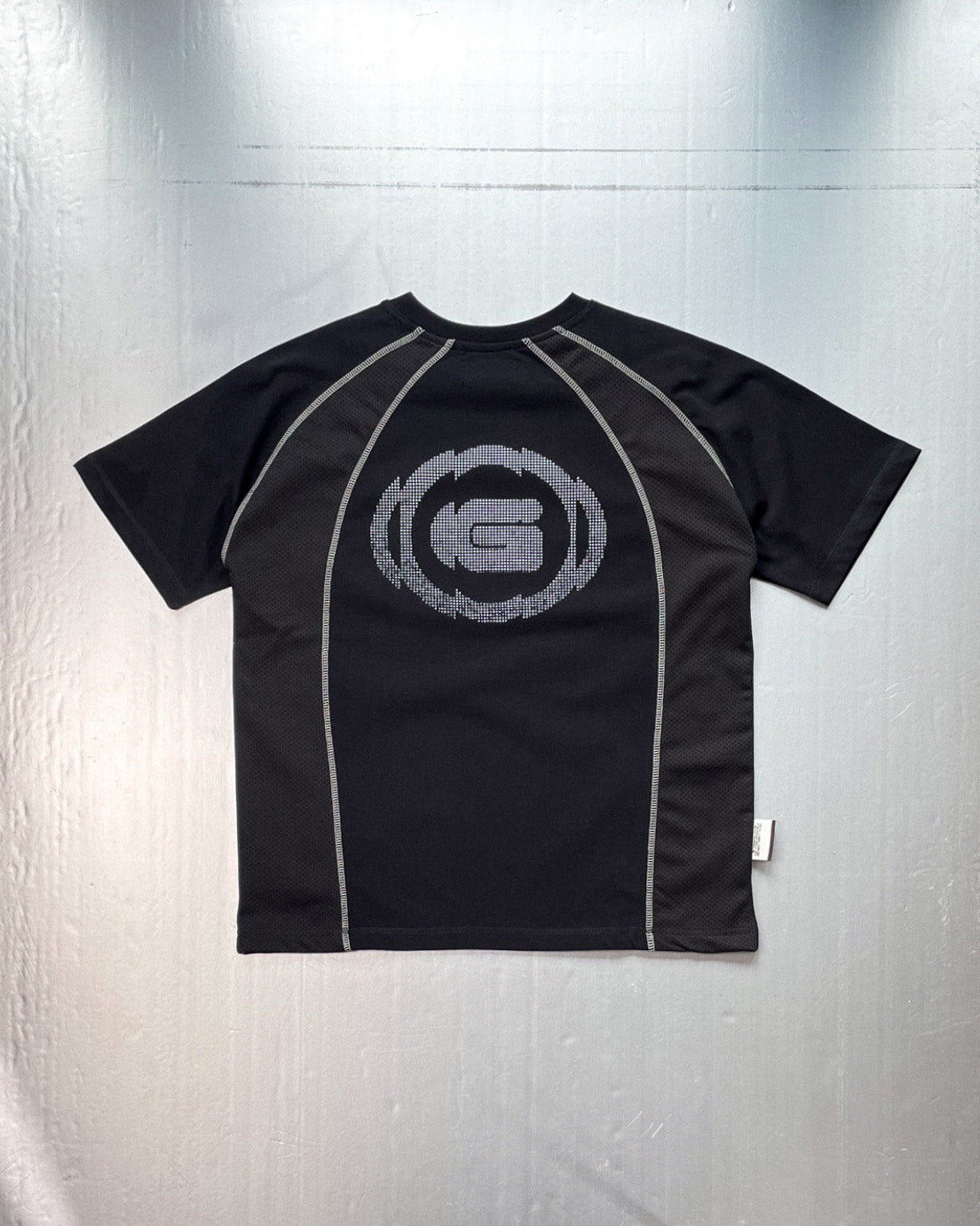 MESHED CONTRAST SEAM TSHIRT