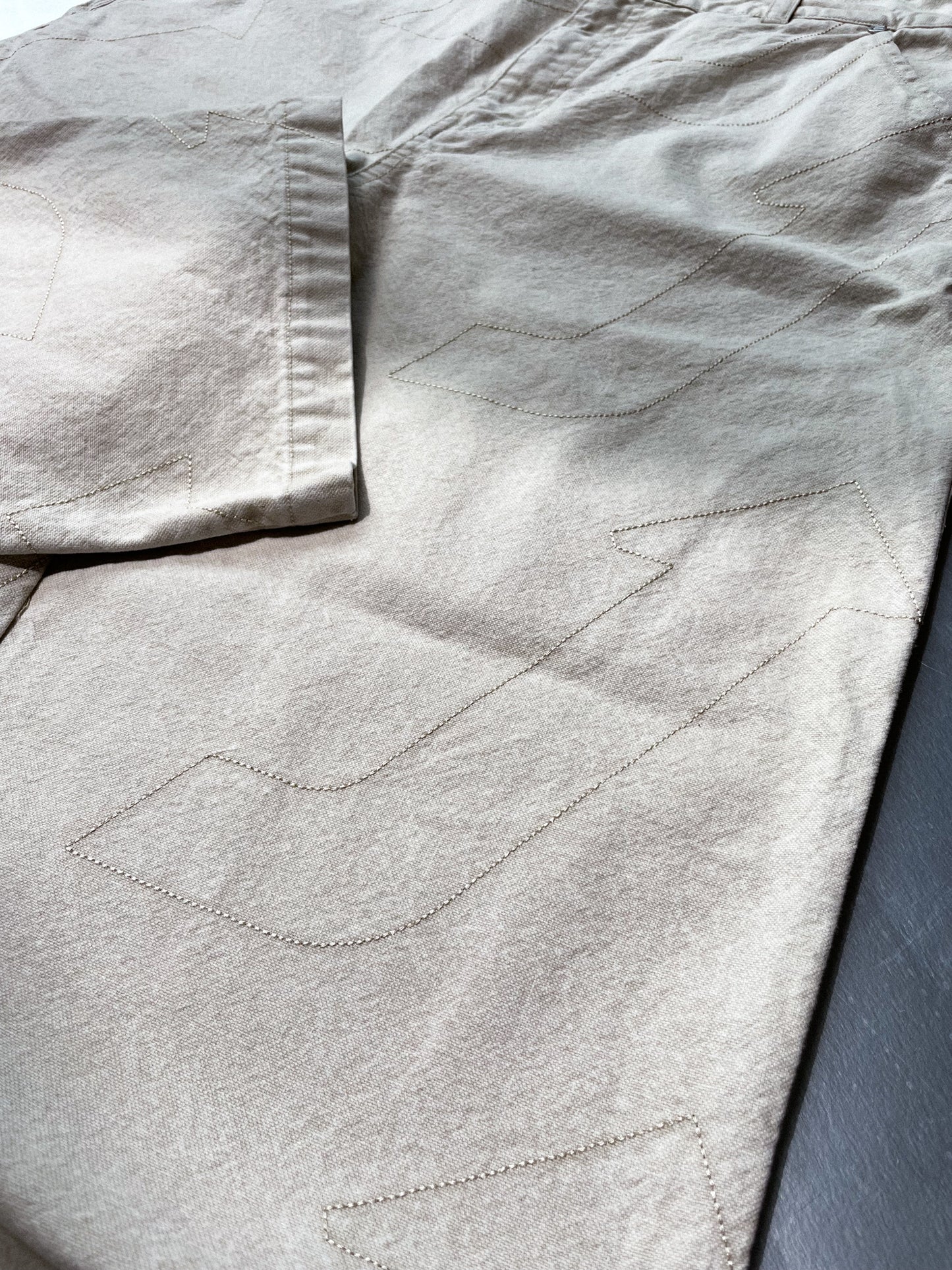 CRÈME SNOW WASHED FULL EMBROIDERY PANT