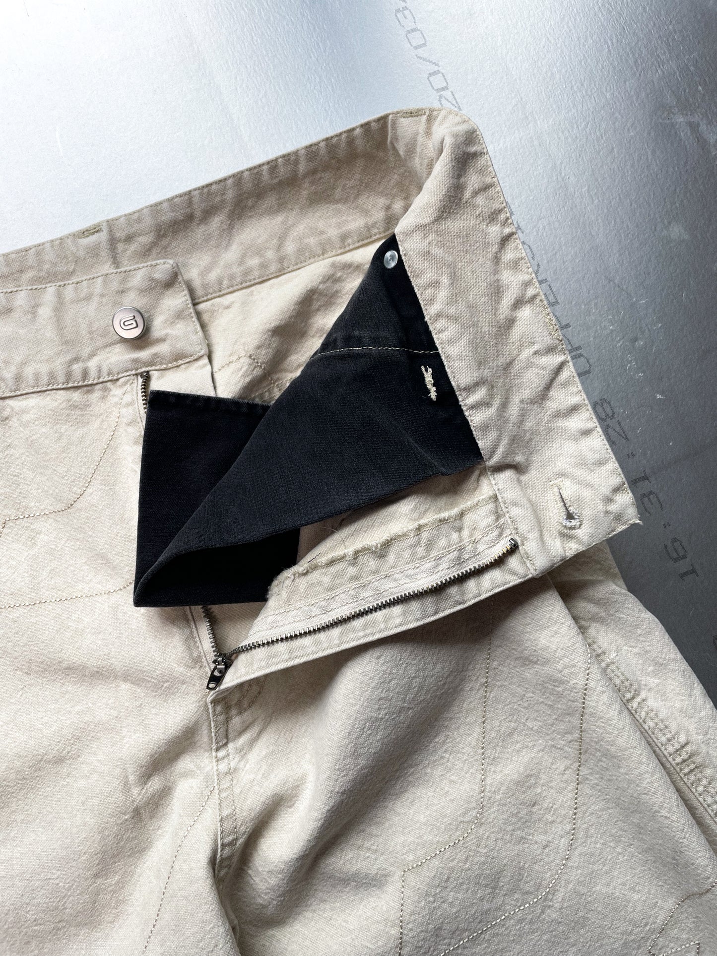 CRÈME SNOW WASHED FULL EMBROIDERY PANT