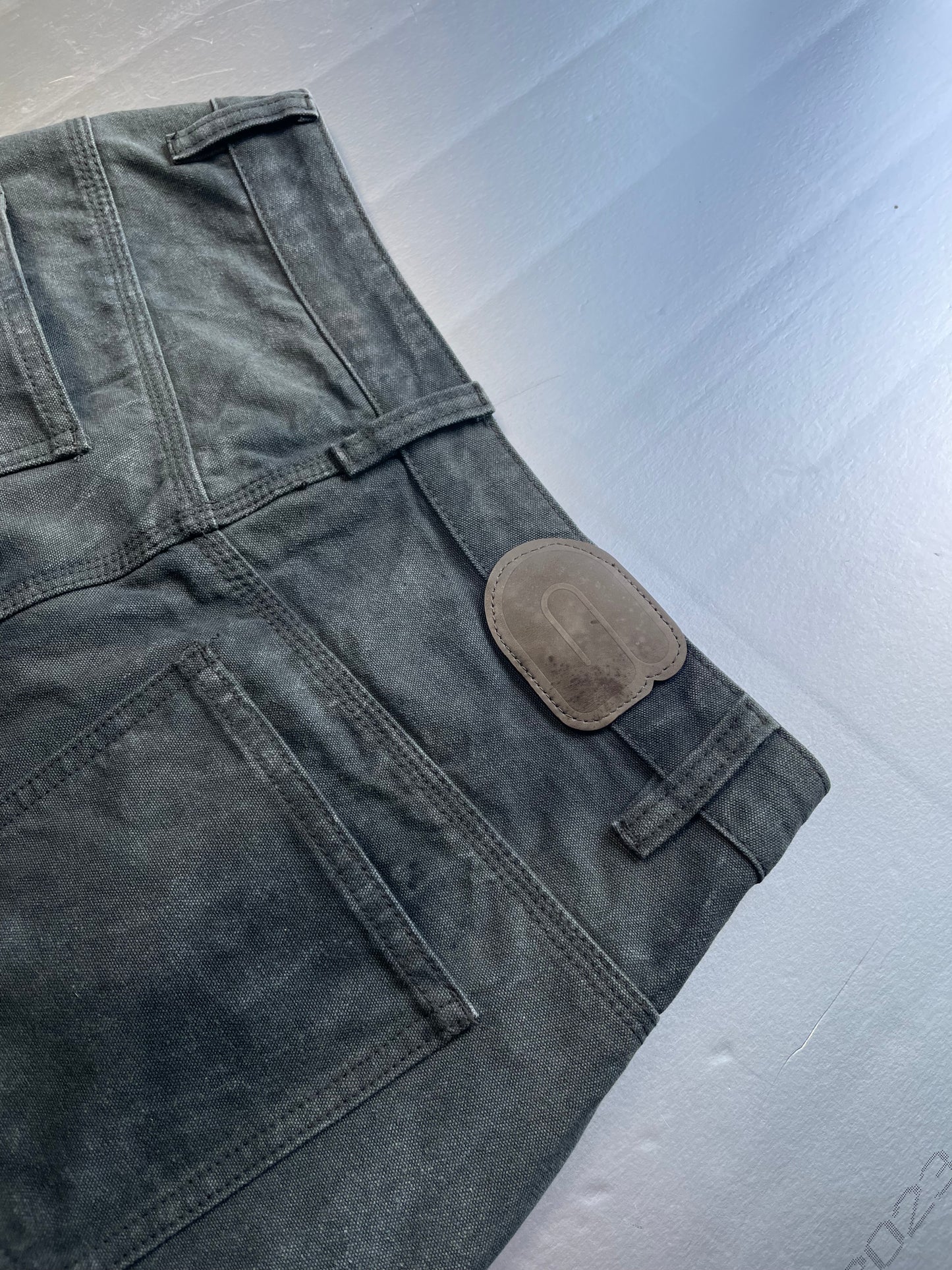 DIRTY WASHED CANVAS SHORT