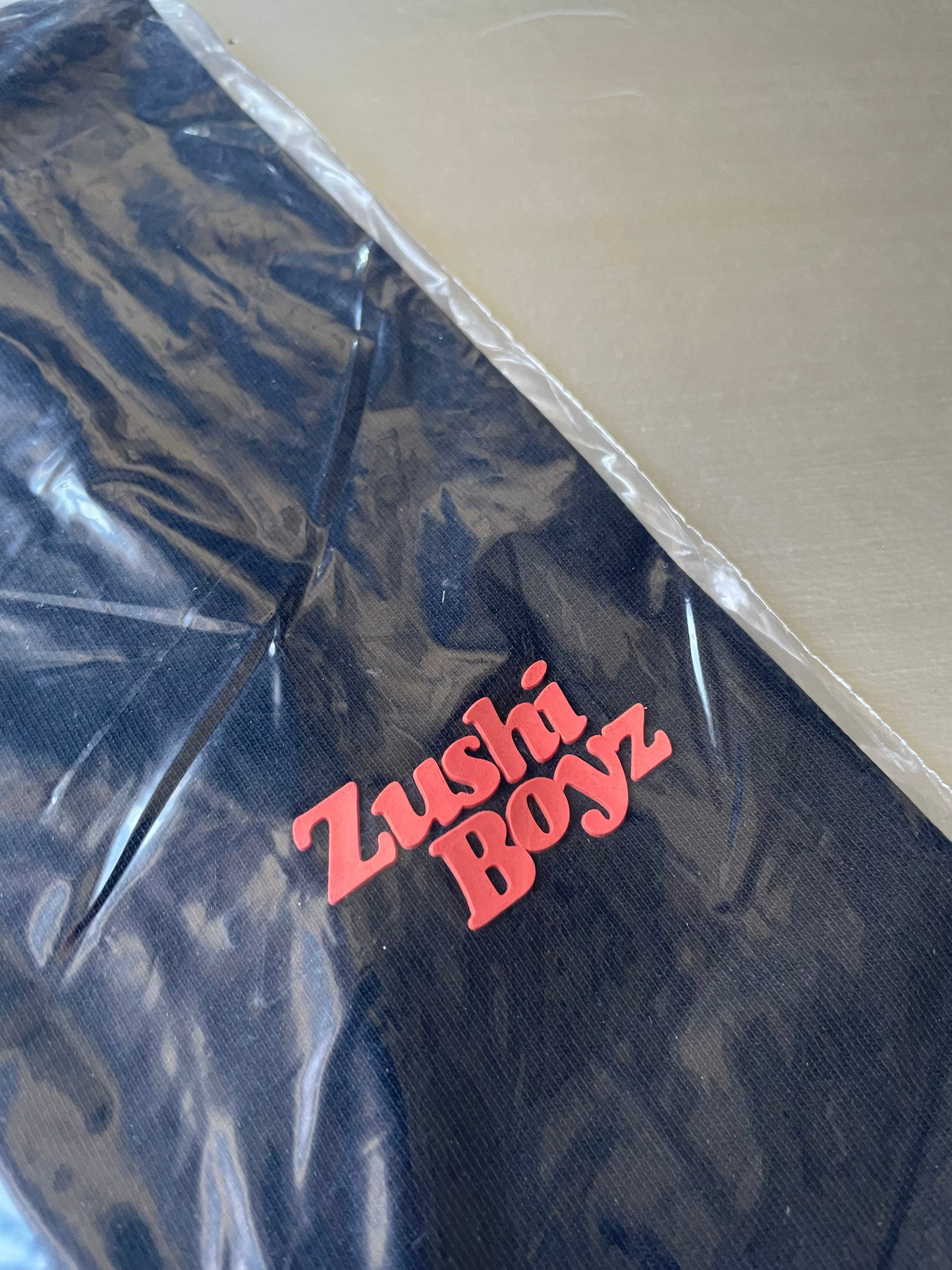 ZUSHI BOYS TEE SIZE M