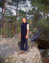 Load image into Gallery viewer, VEKNIS KNIT VEST BLACK ON BLACK
