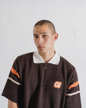 Load image into Gallery viewer, KNIT SHIRT 3/4 ZIP BROWN VERSION
